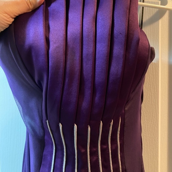 Designer dress for prom or special location - Picture 2 of 9